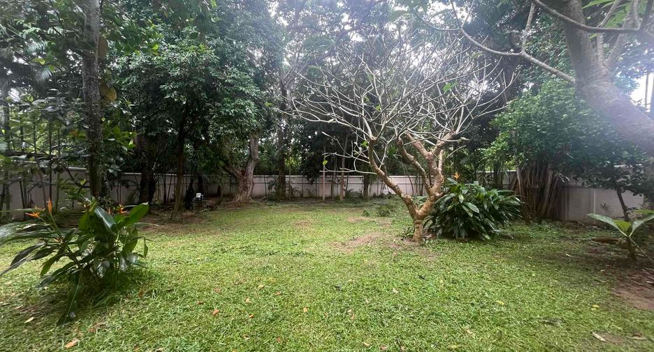 À louer 5 chambres maison à Sattahip, Chonburi