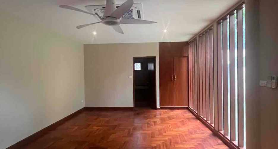À louer 5 chambres maison à Sattahip, Chonburi