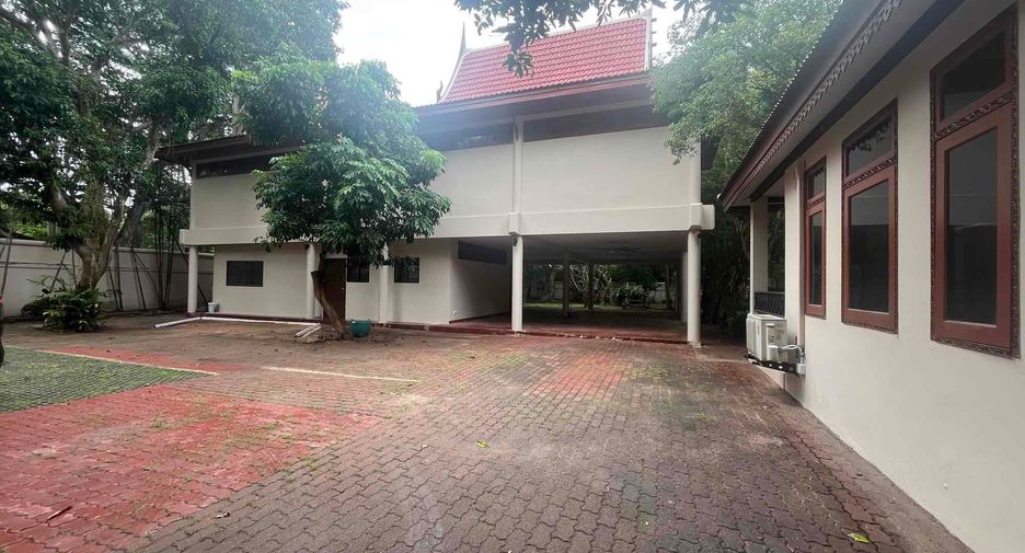 À louer 5 chambres maison à Sattahip, Chonburi