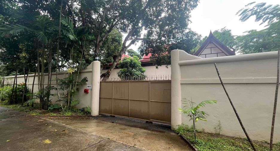 À louer 5 chambres maison à Sattahip, Chonburi