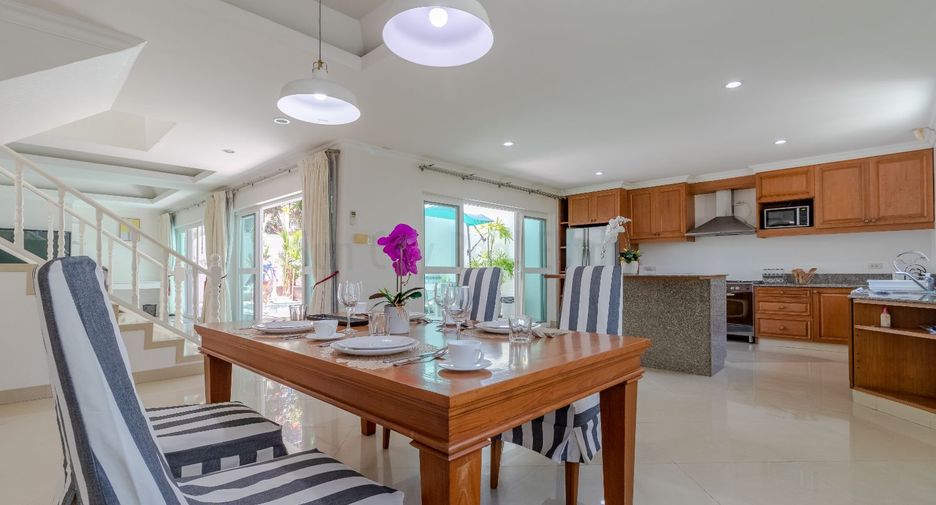 Haus zur Miete mit 3 Zimmer in Bang Lamung, Chonburi