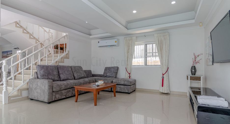 Haus zur Miete mit 3 Zimmer in Bang Lamung, Chonburi