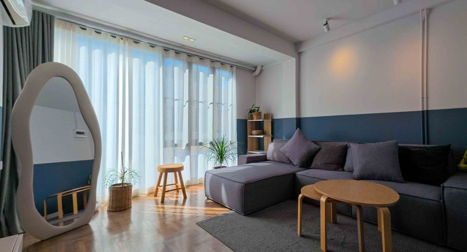 For sale 4 bedrooms townhouse in Watthana, Bangkok