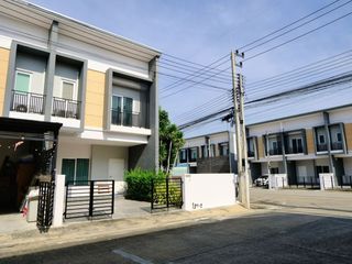 For sale 3 bedrooms townhouse in Mueang Pathum Thani, Pathum Thani