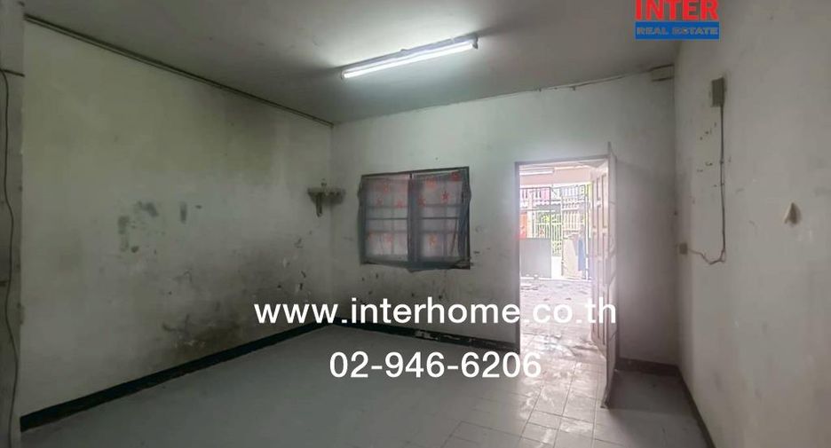 For sale 2 bedrooms townhouse in Phra Samut Chedi, Samut Prakan