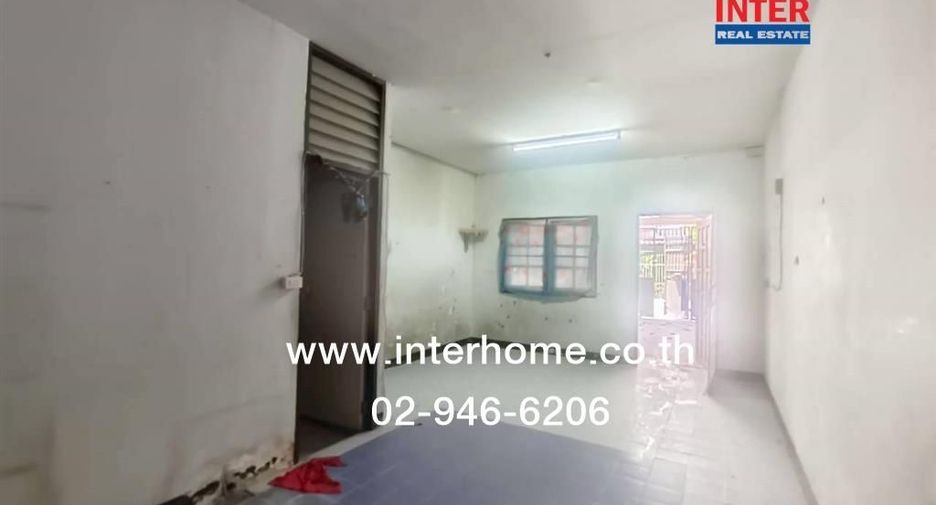 For sale 2 bedrooms townhouse in Phra Samut Chedi, Samut Prakan