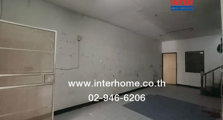 For sale 2 bedrooms townhouse in Phra Samut Chedi, Samut Prakan
