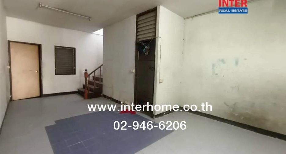 For sale 2 bedrooms townhouse in Phra Samut Chedi, Samut Prakan