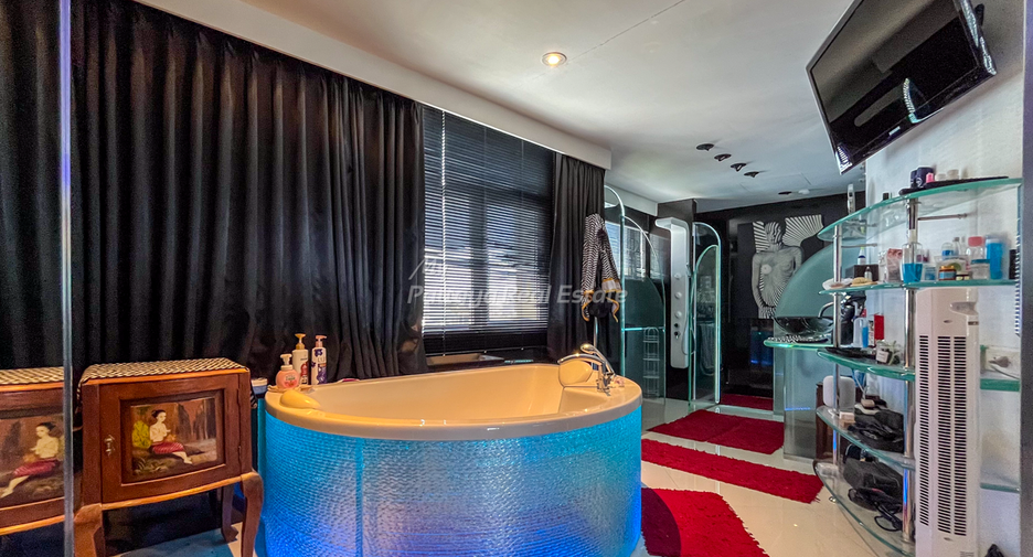 For sale 2 bedrooms condo in Bang Lamung, Chonburi