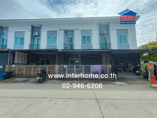 Casa adosada en venta de 3 habitaciones en Bang Sao Thong, Samut Prakan
