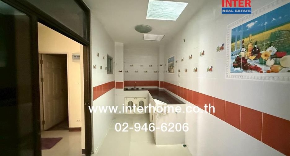 For sale 2 bedrooms townhouse in Mueang Pathum Thani, Pathum Thani