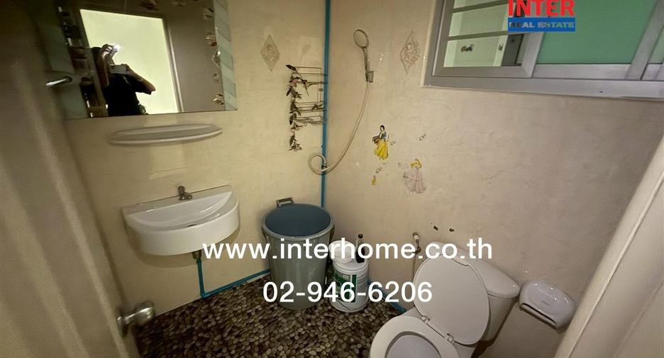 For sale 2 bedrooms townhouse in Mueang Pathum Thani, Pathum Thani