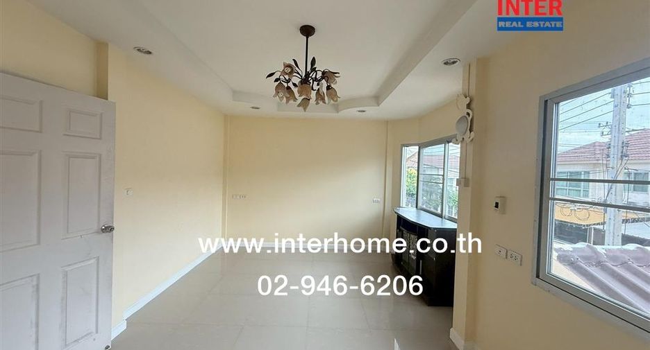 For sale 2 bedrooms townhouse in Mueang Pathum Thani, Pathum Thani