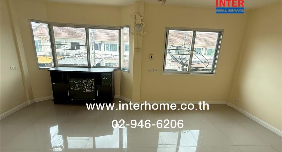 For sale 2 bedrooms townhouse in Mueang Pathum Thani, Pathum Thani