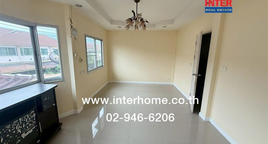 For sale 2 bedrooms townhouse in Mueang Pathum Thani, Pathum Thani