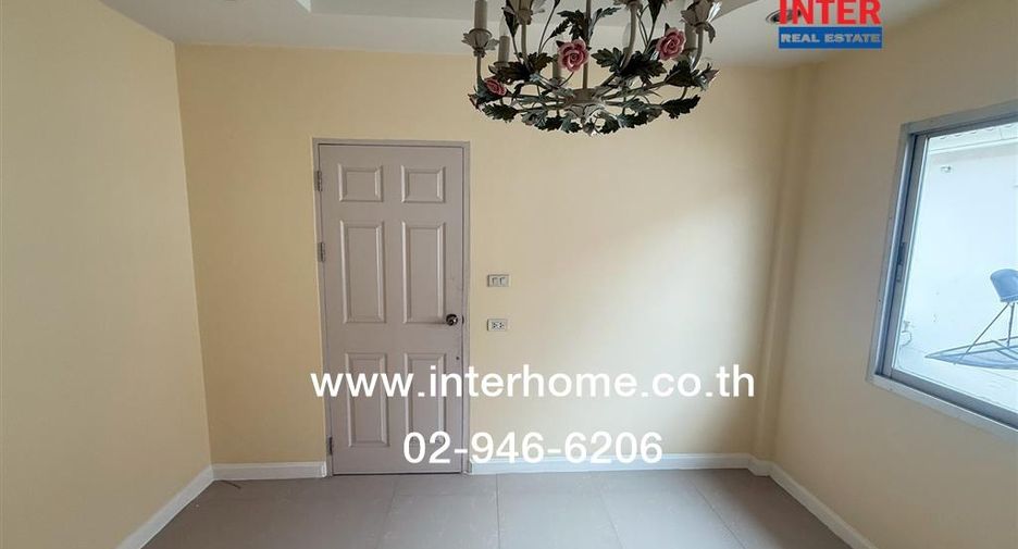 For sale 2 bedrooms townhouse in Mueang Pathum Thani, Pathum Thani
