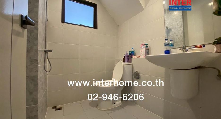 出售 3 卧室 独立屋 在 Mueang Pathum Thani, Pathum Thani