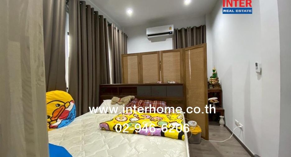 出售 3 卧室 独立屋 在 Mueang Pathum Thani, Pathum Thani