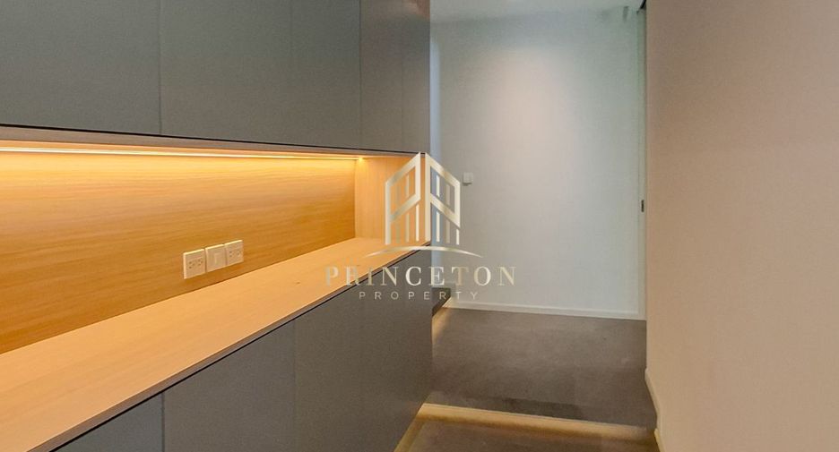For rent and for sale 5 bedrooms house in Saphan Sung, Bangkok