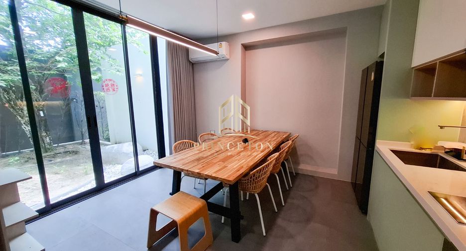 For rent and for sale 5 bedrooms house in Saphan Sung, Bangkok