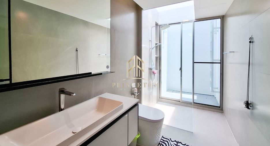 For rent and for sale 5 bedrooms house in Saphan Sung, Bangkok
