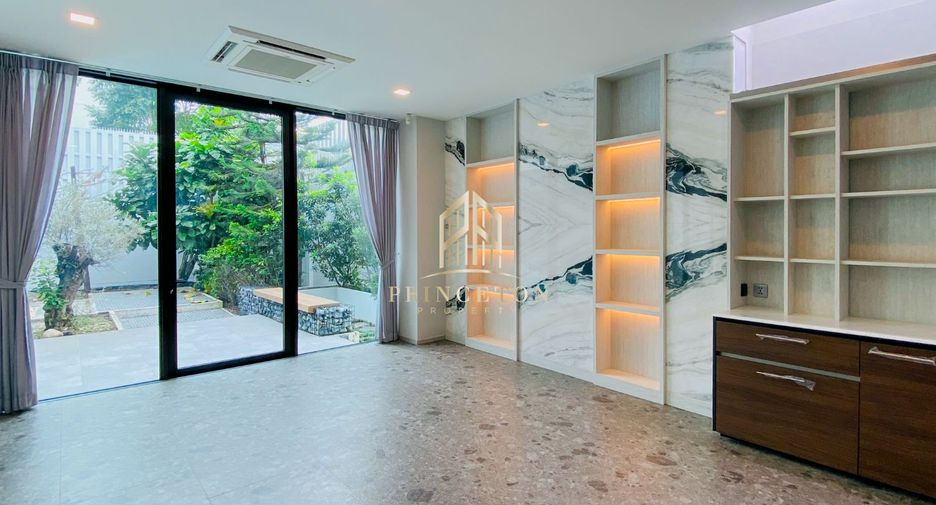 For rent and for sale 5 bedrooms house in Saphan Sung, Bangkok