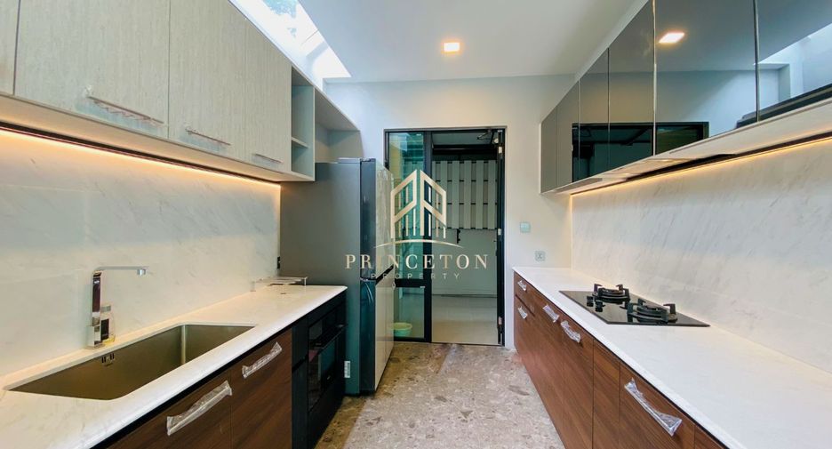 For rent and for sale 5 bedrooms house in Saphan Sung, Bangkok