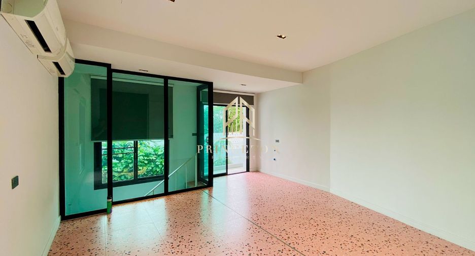 For rent and for sale 5 bedrooms house in Saphan Sung, Bangkok
