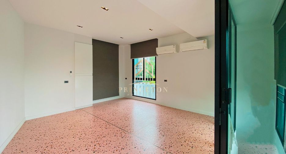 For rent and for sale 5 bedrooms house in Saphan Sung, Bangkok