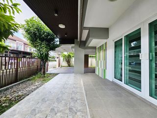 For sale 4 bedrooms house in Si Racha, Chonburi