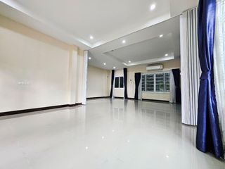 For sale 4 bedrooms house in Si Racha, Chonburi