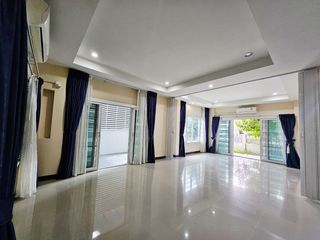 For sale 4 bedrooms house in Si Racha, Chonburi