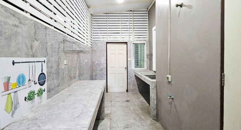 For sale 4 bedrooms house in Si Racha, Chonburi