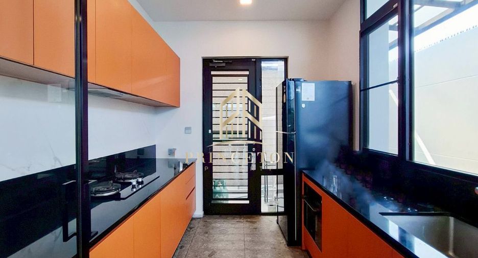 Haus zur Miete mit 5 Zimmer in Saphan Sung, Bangkok