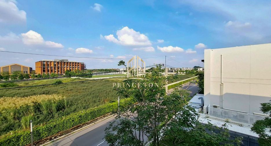 Haus zur Miete mit 5 Zimmer in Saphan Sung, Bangkok