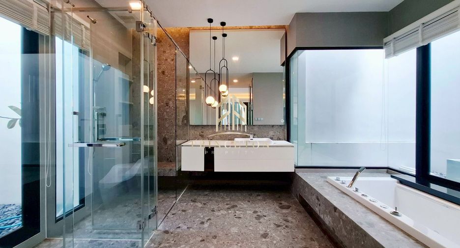 Haus zur Miete mit 5 Zimmer in Saphan Sung, Bangkok