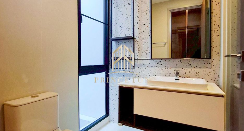 Haus zur Miete mit 5 Zimmer in Saphan Sung, Bangkok