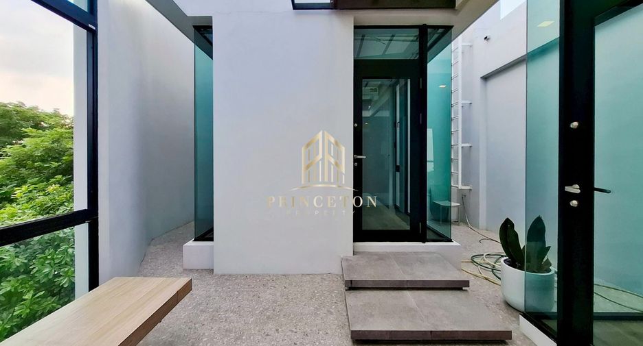 Haus zur Miete mit 5 Zimmer in Saphan Sung, Bangkok