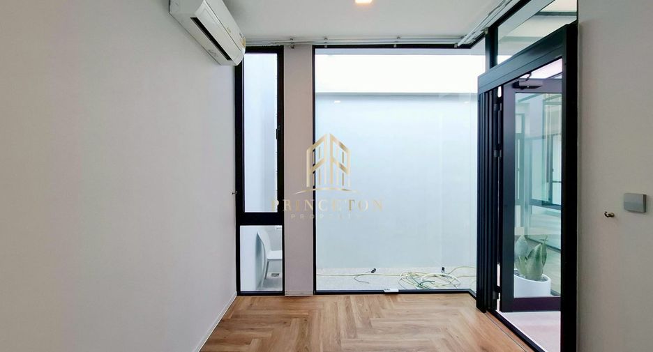 Haus zur Miete mit 5 Zimmer in Saphan Sung, Bangkok