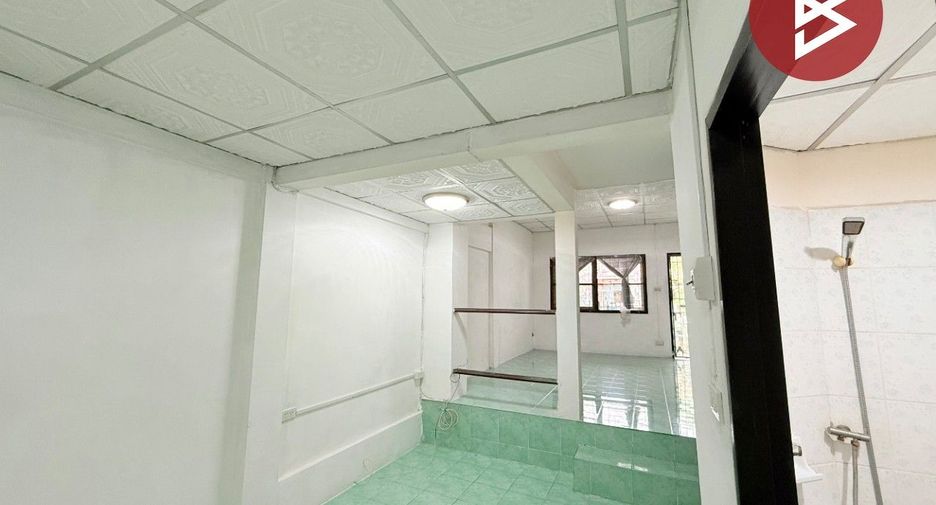 For sale studio townhouse in Lat Lum Kaeo, Pathum Thani