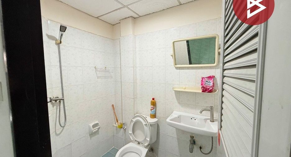 For sale studio townhouse in Lat Lum Kaeo, Pathum Thani
