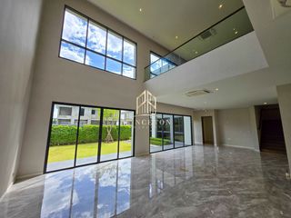 Casa en venta de 4 habitaciones en Bang Phli, Samut Prakan
