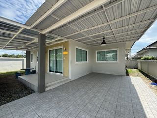 Casa en alquiler de 3 habitaciones en Mueang Rayong, Rayong