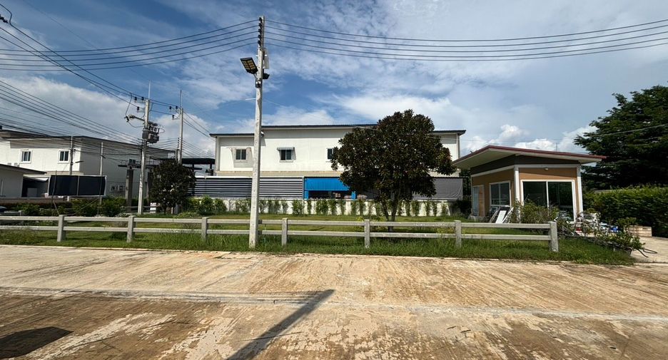 Casa en alquiler de 3 habitaciones en Mueang Rayong, Rayong