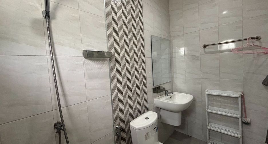 Casa en alquiler de 3 habitaciones en Mueang Rayong, Rayong