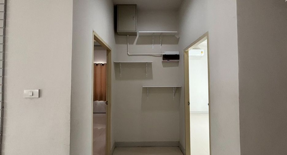 Casa en alquiler de 3 habitaciones en Mueang Rayong, Rayong