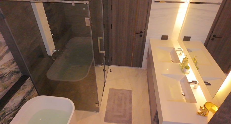 À vendre 3 chambres villa à Bang Lamung, Chonburi