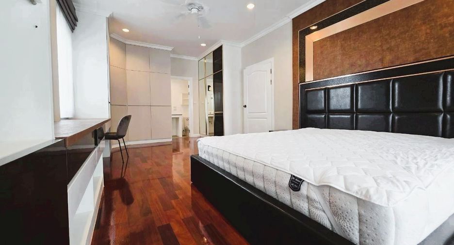 À vendre 4 chambres maison à Bang Na, Bangkok