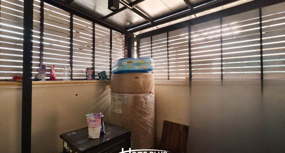 Casa adosada en venta de 4 habitaciones en Bang Kapi, Bangkok