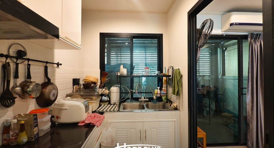 Casa adosada en venta de 4 habitaciones en Bang Kapi, Bangkok
